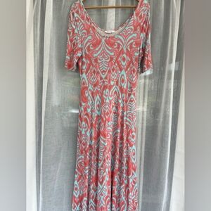 Elegant Patterned Dress in Red and Blue